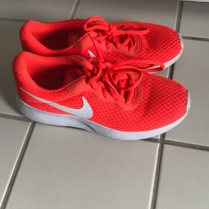 Nike Tennis Shoes